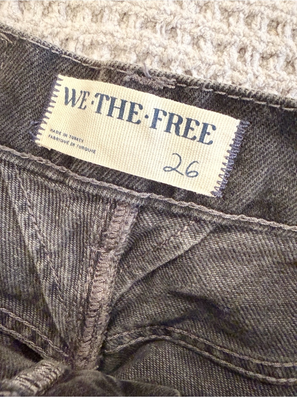 WE THE FREE Olsen Cuffed Cropped Barrel Jeans in Black Wash size 26 - Picture 10 of 14
